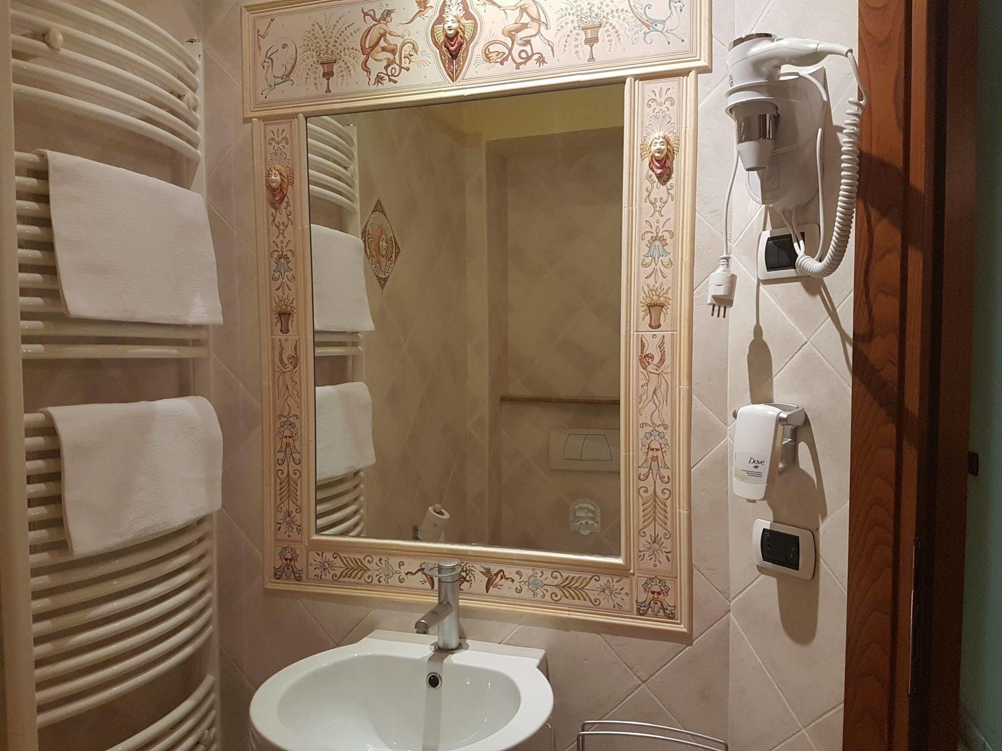 Hotel Ponte San Vittorino Assisi Luaran gambar
