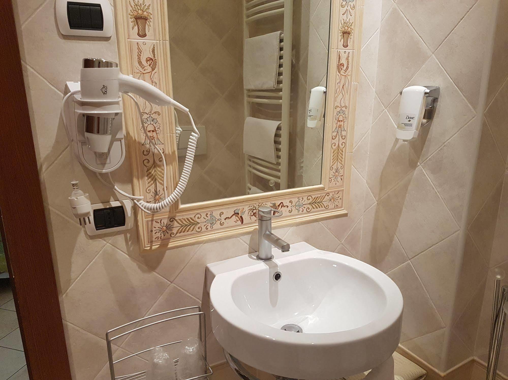 Hotel Ponte San Vittorino Assisi Luaran gambar